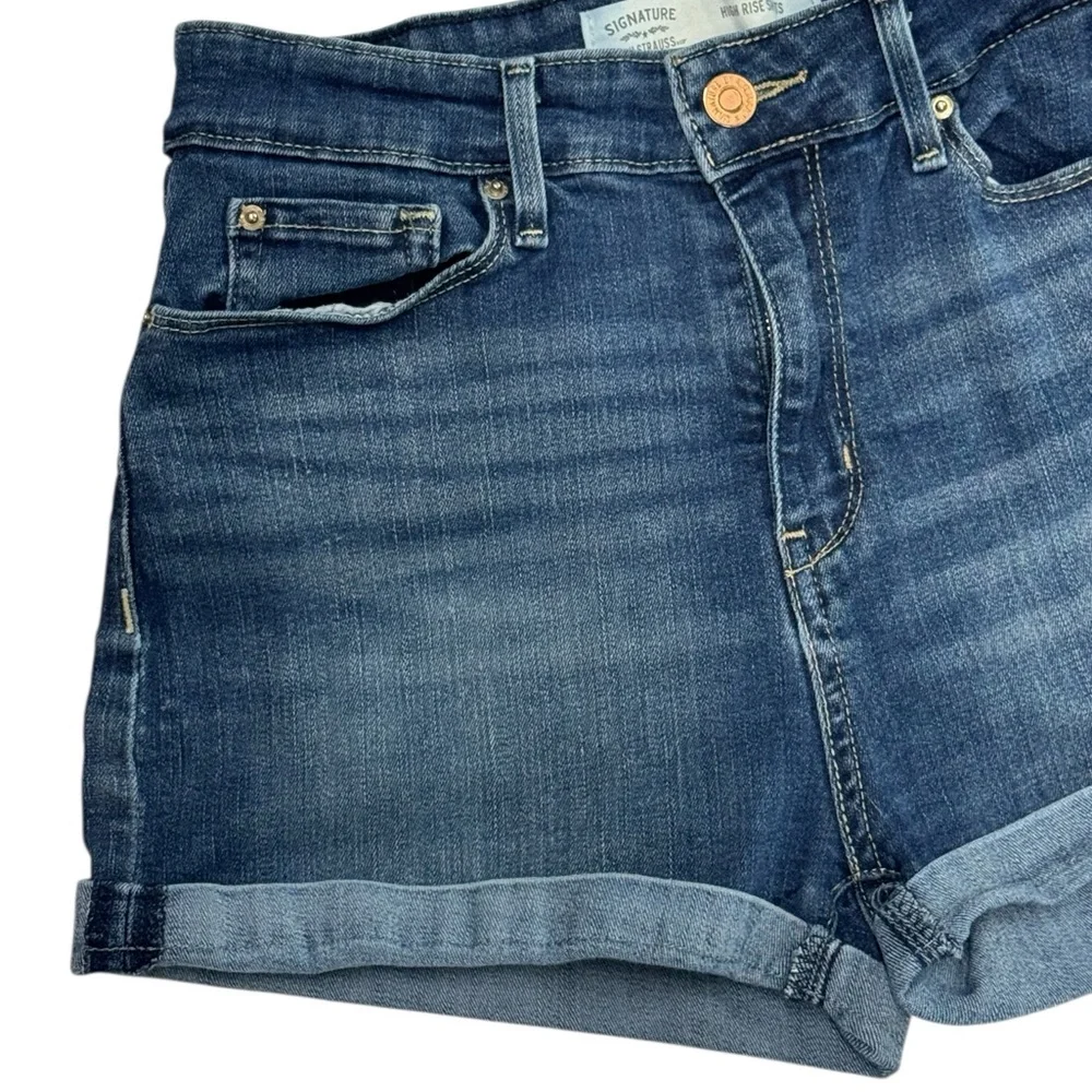 Levis Signature Blue Denim High Rise Distressed Women's Cuffed Shorts W28